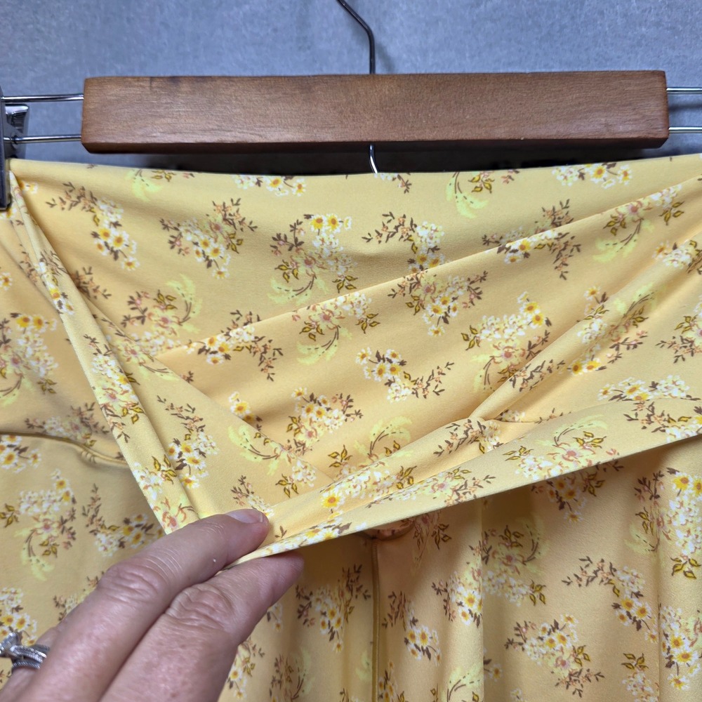 Offline by Aerie Real Me Crossover Shortie Shorts XXL Yellow Floral Activewear - Picture 3 of 9